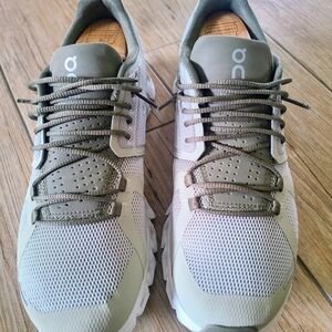 On Cloud Running Athletic Shoes Green and Gray with CloudTec Cushioning